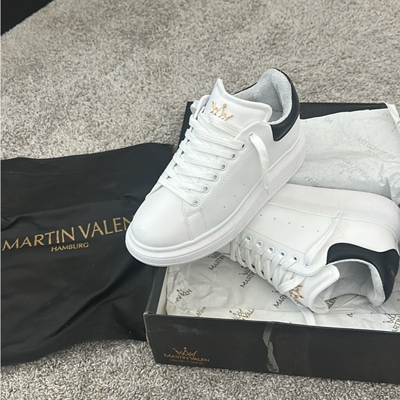 White and Black Men's Sneakers - Picture 1 of 2